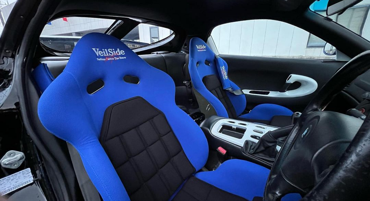 VeilSide VS D-1R Reclining Seat FRP Black Center/ Blue